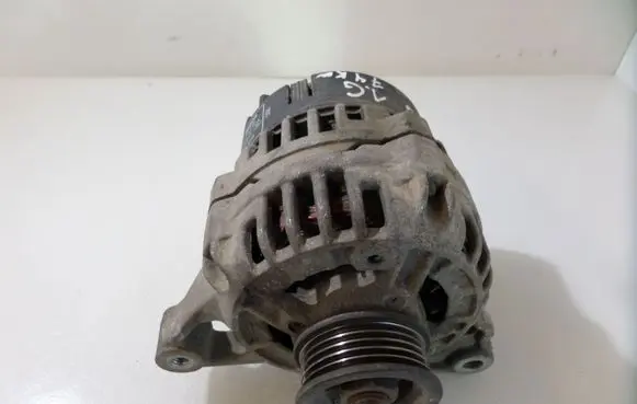 Audi A4 S4 B5 8D Generator/alternator 0123310022