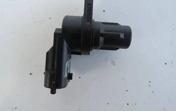 Mercedes-Benz C W204 Camshaft position sensor 8658726 0232103063 060322