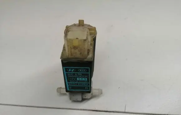 KIA Ceed Windscreen/windshield washer pump 985101H100
