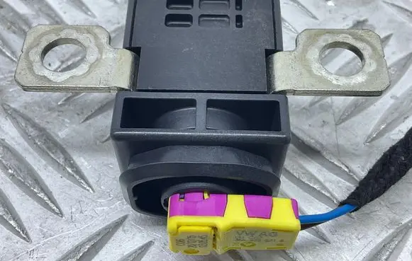 Audi A4 S4 B9 Battery relay fuse 4F0915519