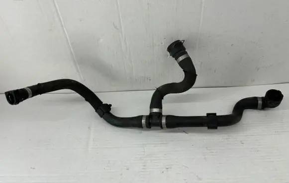 BMW i8 Engine coolant pipe/hose