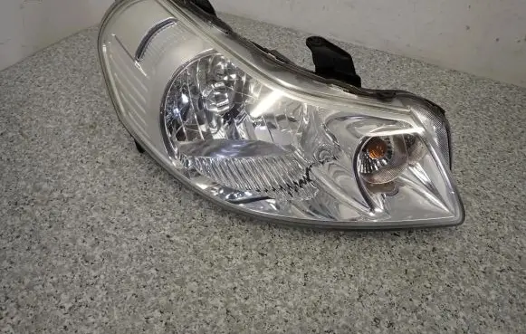 Suzuki SX4 Headlight/headlamp