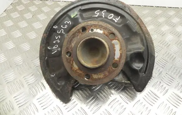 Mercedes-Benz GLA W156 Rear wheel hub 2460406