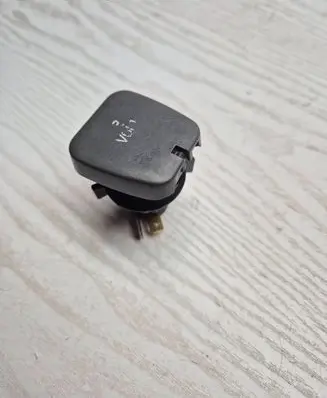 Volvo XC70 Cigarette lighter rear 05063
