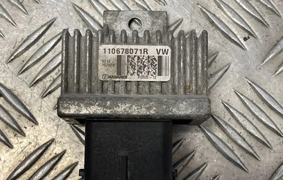 Mercedes-Benz Citan W415 Glow plug pre-heat relay 110678071R
