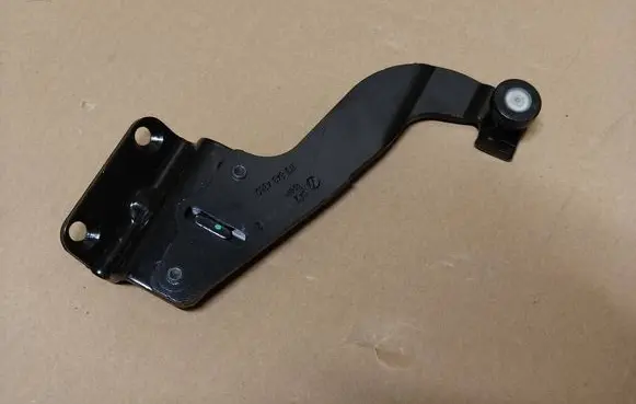 Volkswagen ID. Buzz Sliding door upper roller guide/hinge 1T3843435D