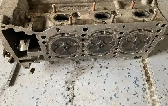 Mercedes-Benz ML W164 Engine head R6420163901