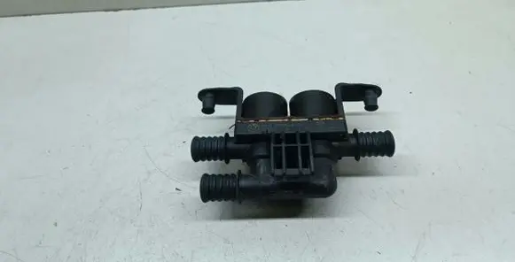 BMW X5 E70 Coolant heater control valve 6910544 64116910544