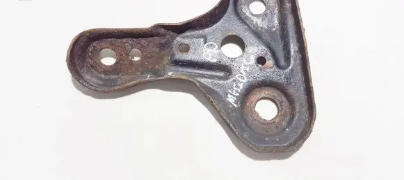 Mazda 6 Engine mounting bracket