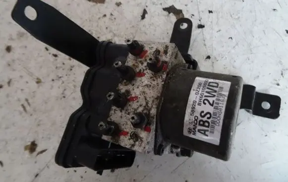 KIA Sportage ABS Pump 589200Z200