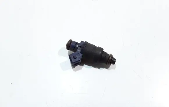 Audi A6 S6 C5 4B Fuel injector 07813355IL