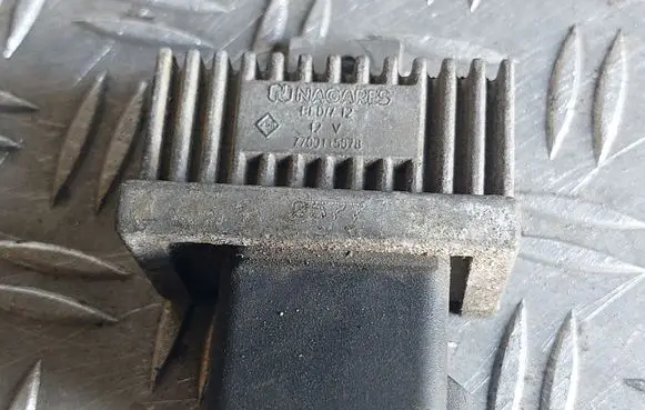 Renault Kangoo I Glow plug pre-heat relay 7700115078