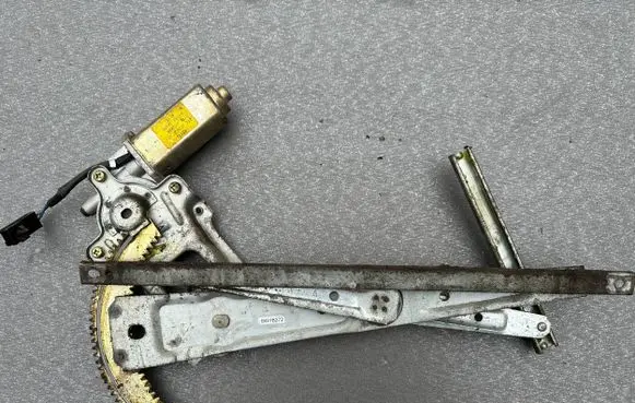 Front window lifting mechanism without motor
