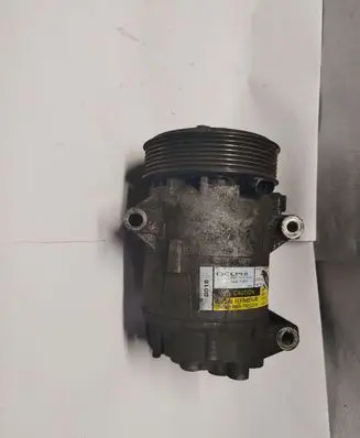 Renault Laguna II Air conditioning (A/C) compressor (pump) 8200309193 01140018