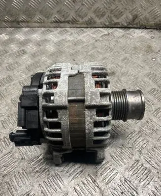 Volkswagen Golf VI Generator/alternator 04C903023T