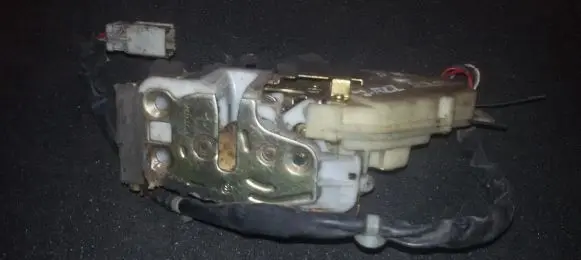 Honda Jazz Front door lock