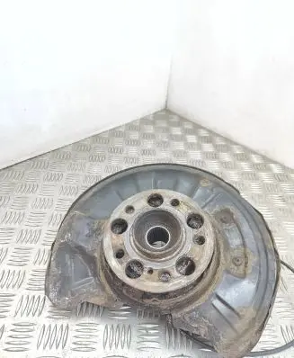 Mercedes-Benz C W204 Rear wheel hub