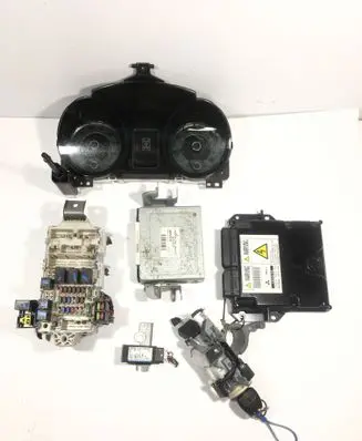Mitsubishi Pajero Engine ECU kit and lock set 2758004693 4M41 1860A702