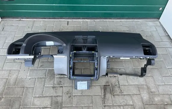 Volkswagen Touran I Dashboard