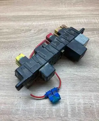 Audi A4 S4 B5 8D Fuse module 4A0941822 896046Main