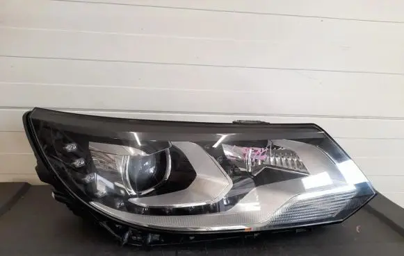 Volkswagen Tiguan Headlight/headlamp 5N1