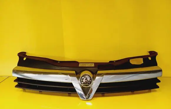 Opel Astra H Front grill 13108471
