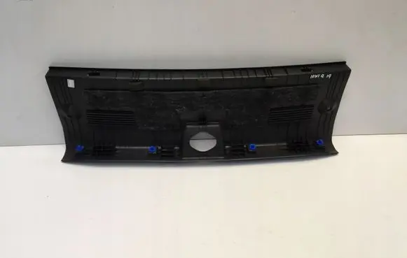 Trunk/boot sill cover protection