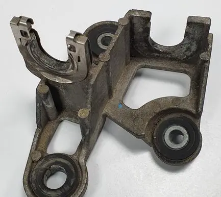 Hyundai i10 Gear shift cable bracket 43920-02560