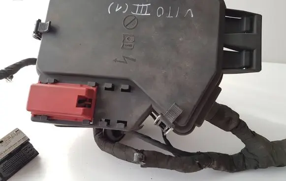 Mercedes-Benz V Class W447 Fuse box set A4475450003