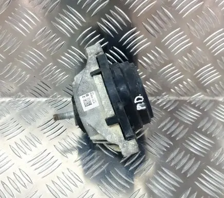 BMW 4 F32 F33 Engine mount bracket 6787658