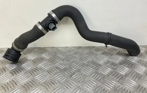 Engine coolant pipe/hose