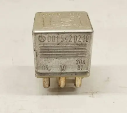 Mercedes-Benz E W124 Other relay 0015420219