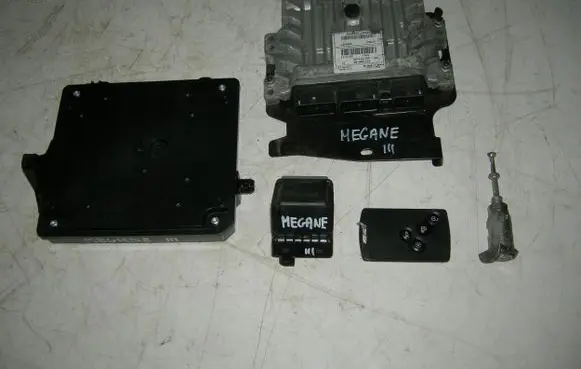 Renault Megane III Engine ECU kit and lock set 