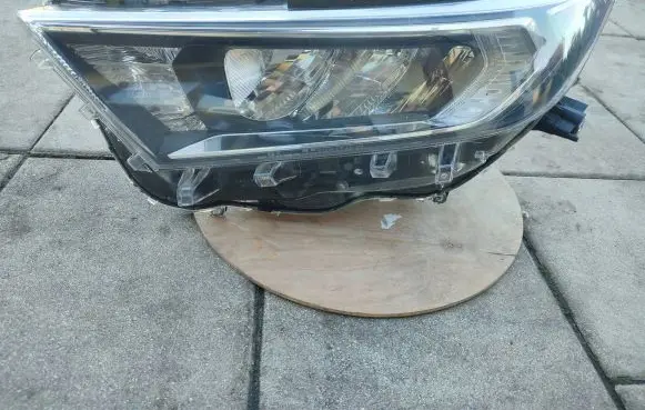 Toyota RAV 4 (XA50) Headlight/headlamp