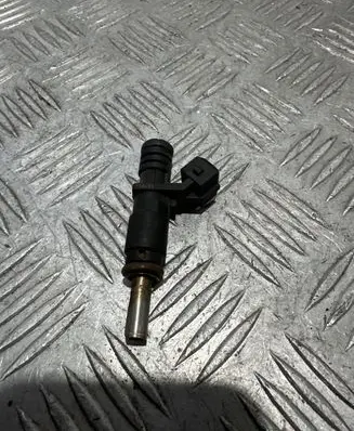 BMW 5 E60 E61 Fuel injector 7531634