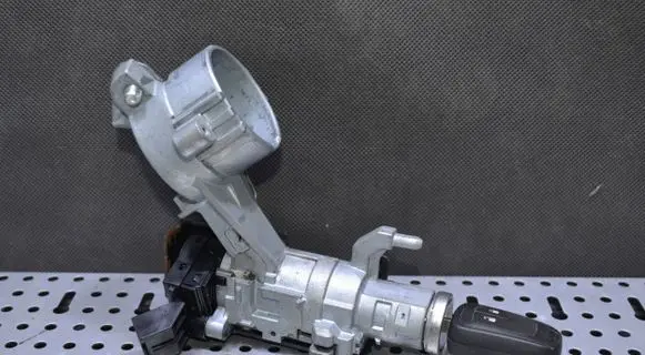 Opel Zafira C Ignition lock