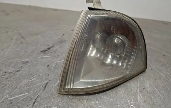 Skoda Octavia Mk1 (1U) Front indicator light 1U0953049C 1U0953255D