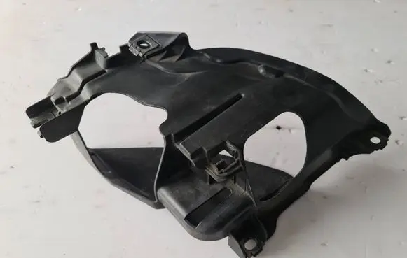 Audi Q7 4L Headlight/headlamp mounting bracket