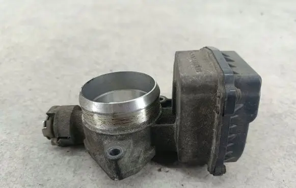Citroen C4 Grand Picasso Throttle body valve 