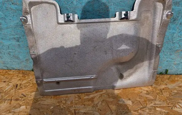 Audi A6 S6 C8 4K Engine splash shield/under tray 4K0825209E