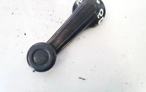 Nissan Sunny Front door window winding handle 581111