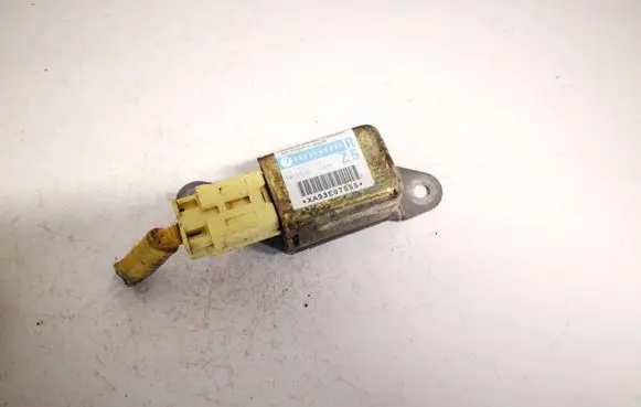Subaru Legacy Airbag deployment crash/impact sensor 98235ag001 187900-0671