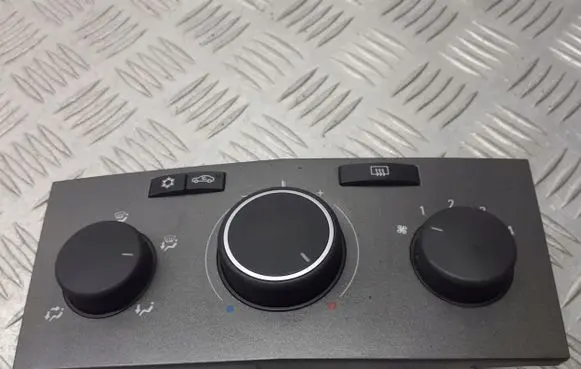 Opel Zafira B Interior fan control switch 13201300