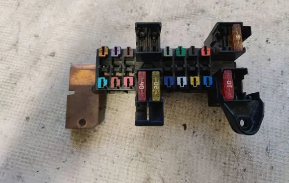 Mercedes-Benz Vito Viano W639 Fuse box set 2035400250 08200505
