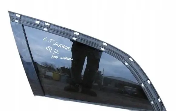 Audi Q7 4L Rear side window