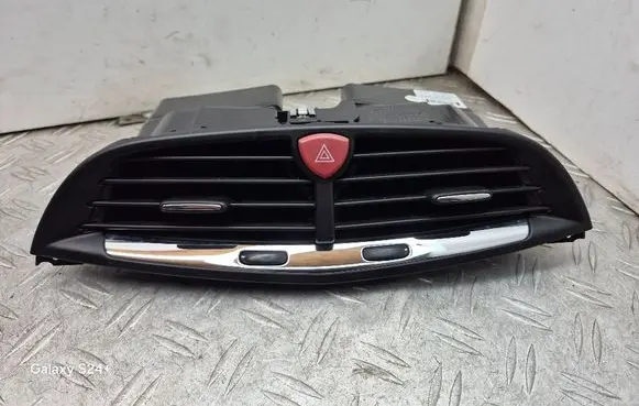 Dash center air vent grill