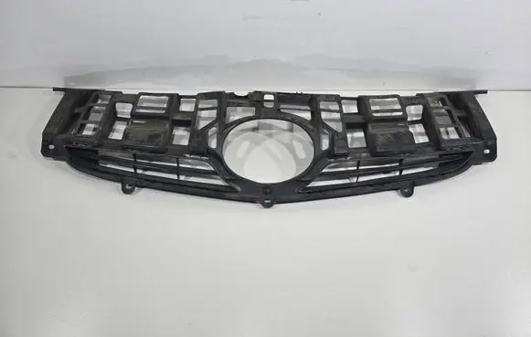 Toyota Prius (XW30) Front bumper upper radiator grill 5311147020