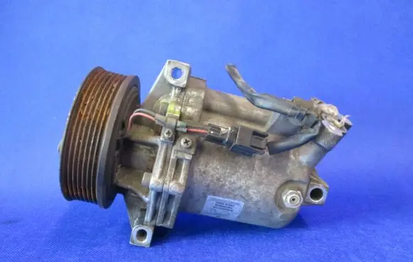 Nissan Juke I F15 Air conditioning (A/C) compressor (pump) 92600BV80A M114G090548