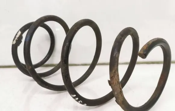 Toyota Auris 150 Front coil spring
