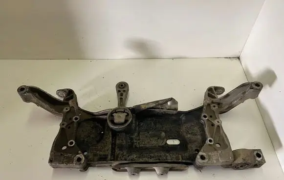 Volkswagen Touran I Front subframe 1K0199369G